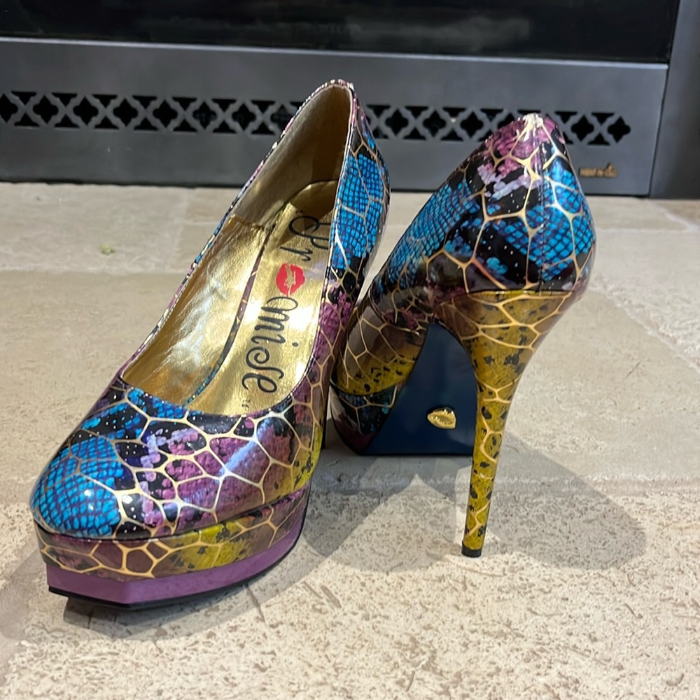 Multicolor snakeskin pattern Promise heels